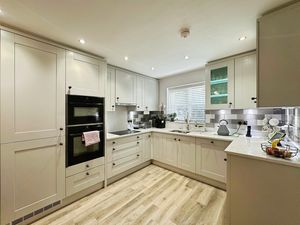 Kitchen- click for photo gallery